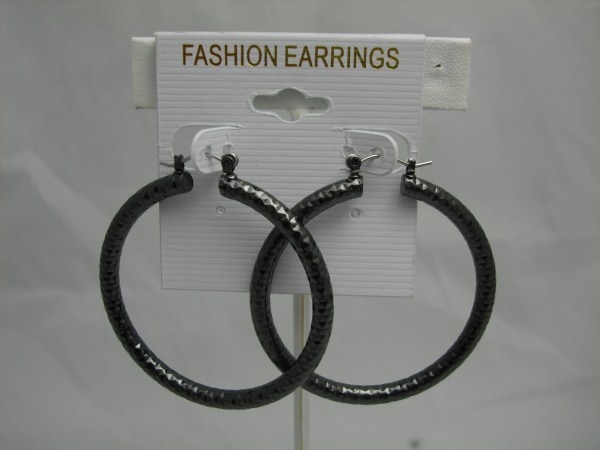 Hemitate Tone Earrings